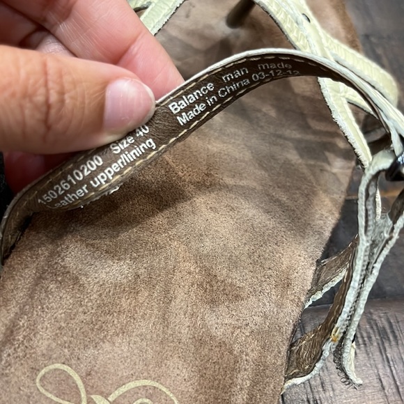 Dansko sandals Dansko flip flops, suede footbed,cork rubber sole, clog sole - Picture 7 of 8